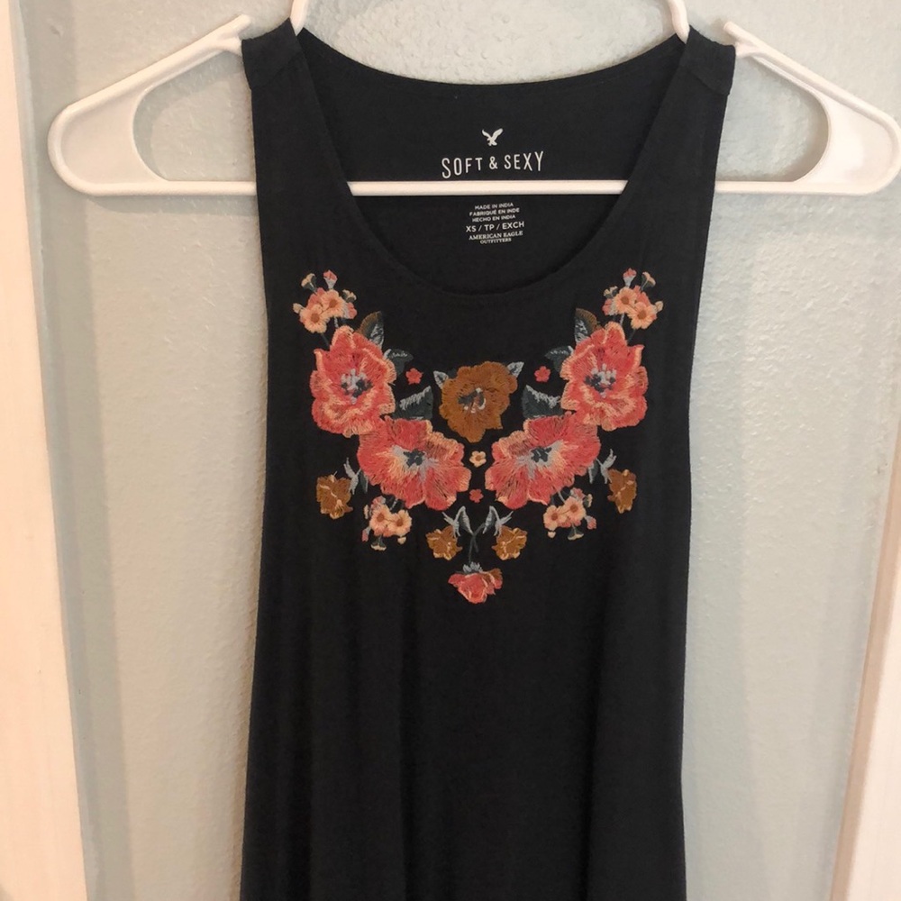 American Eagle flower embroidered tank top